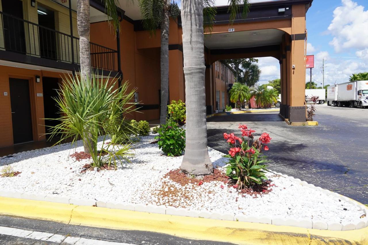 Econo Lodge Jacksonville Exterior photo